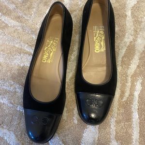 Ferragamo flats - black